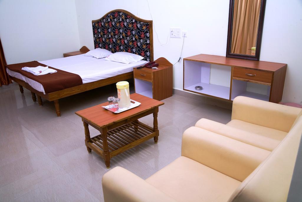 Vihas Inn Τιρουπάτι Εξωτερικό φωτογραφία