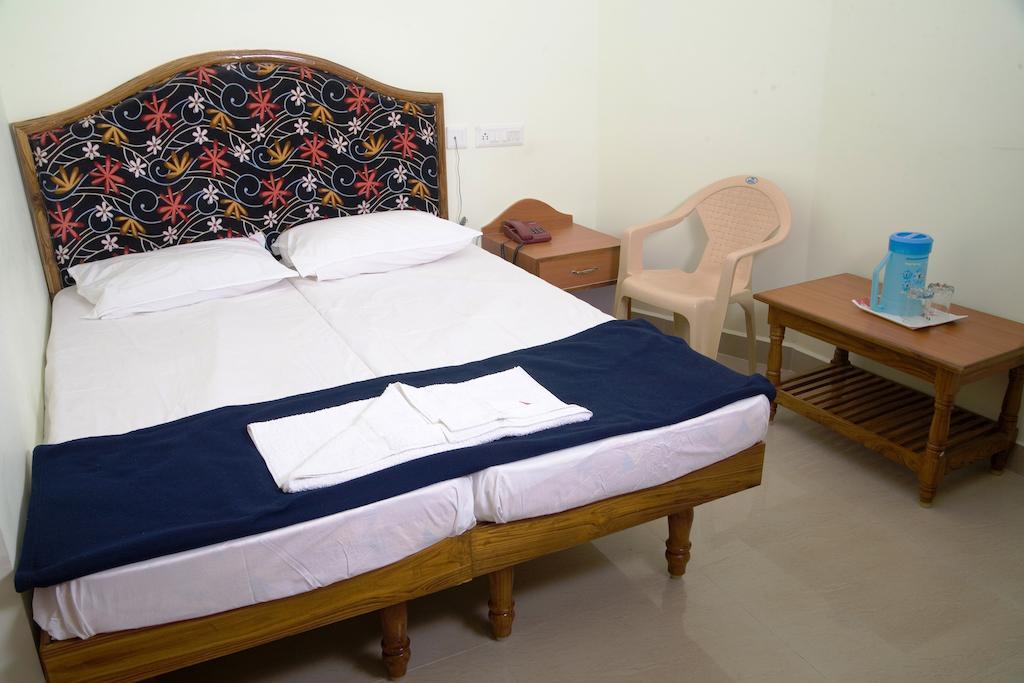 Vihas Inn Τιρουπάτι Δωμάτιο φωτογραφία